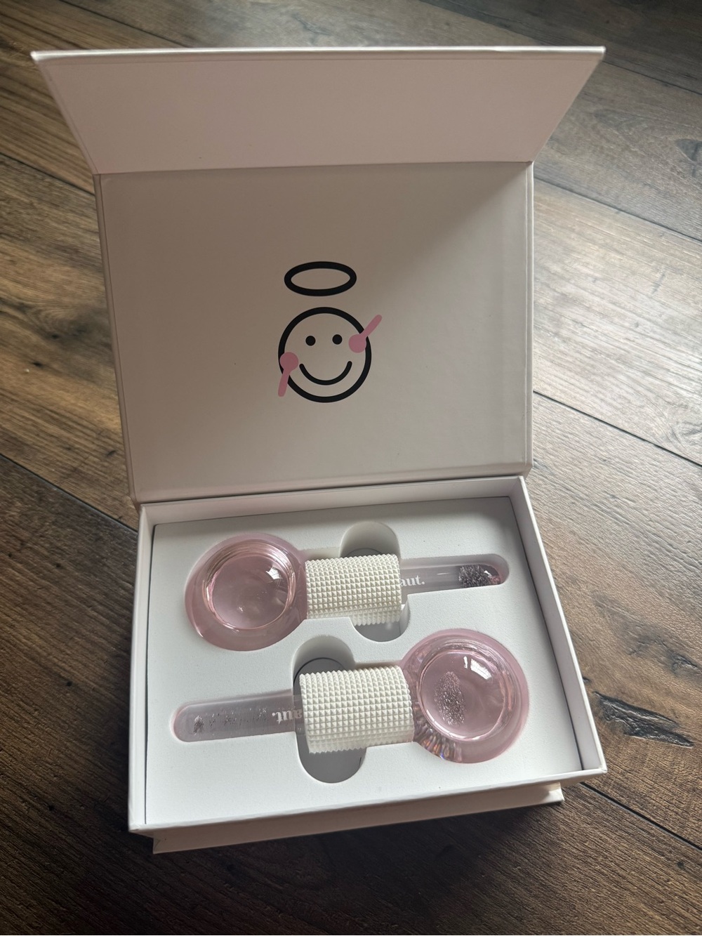 Beaut ice ice rollys - freezable glass facial massage gloves - set of 2💖✨